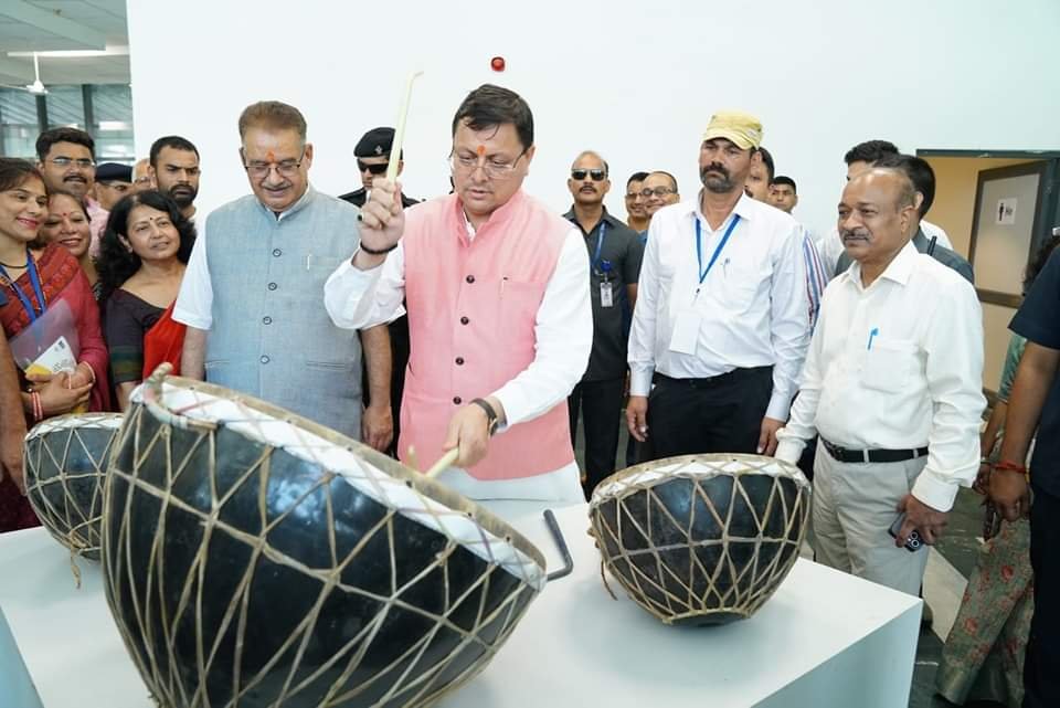 धामी ने किया निनाद का शुभारंभ