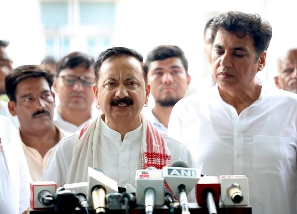 राहुल पर राजनीति, करन ने बीजेपी को कोसा