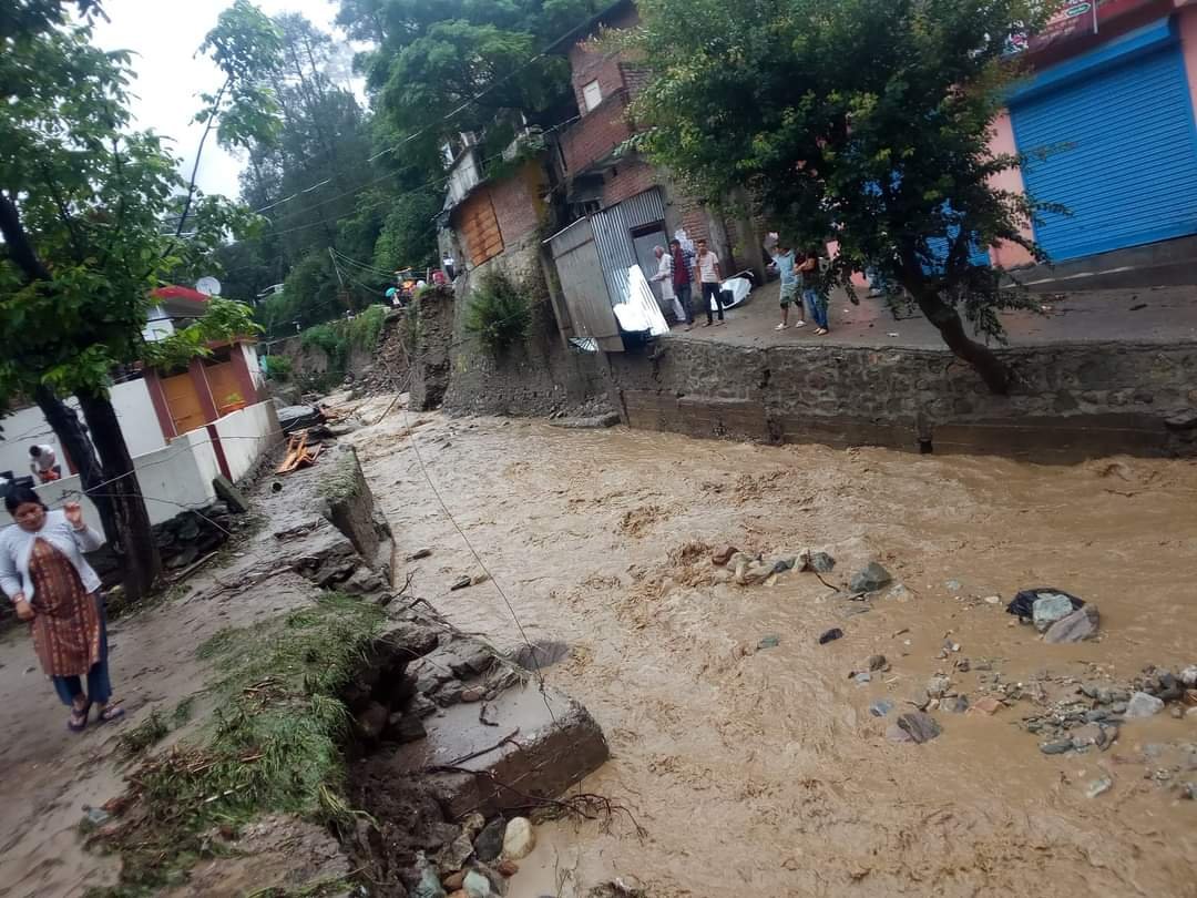 बादल फटने से तबाही, पुरोला में आफत आई