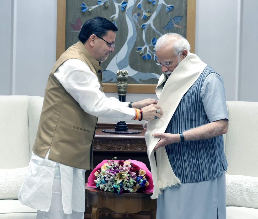 महीने में दूसरी बार पीएम से मिले धामी, क्या है सियासी कहानी?