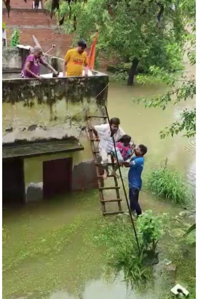 विधायक उमेश कुमार ने चलाया रेस्क्यू ऑपरेशन
