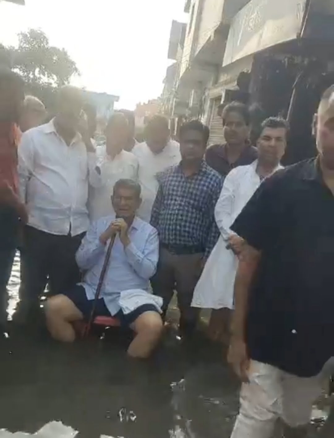 हरीश रावत का जल सत्याग्रह, सरकार पर निशाना