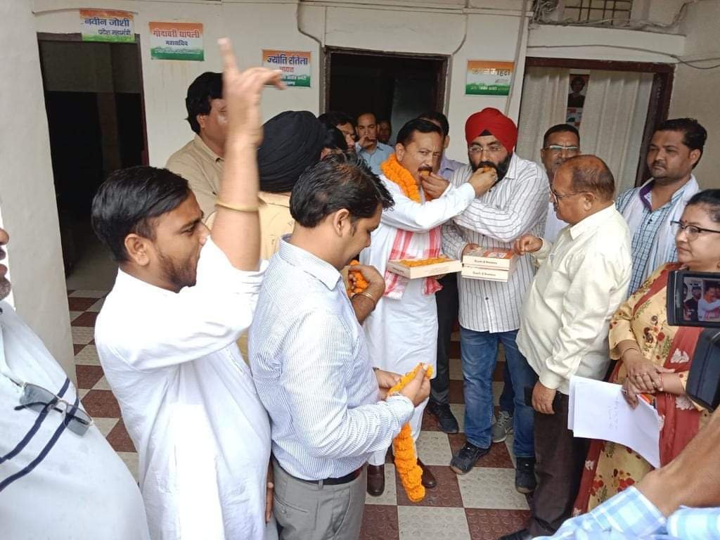 राहुल को राहत, कांग्रेस में जश्न