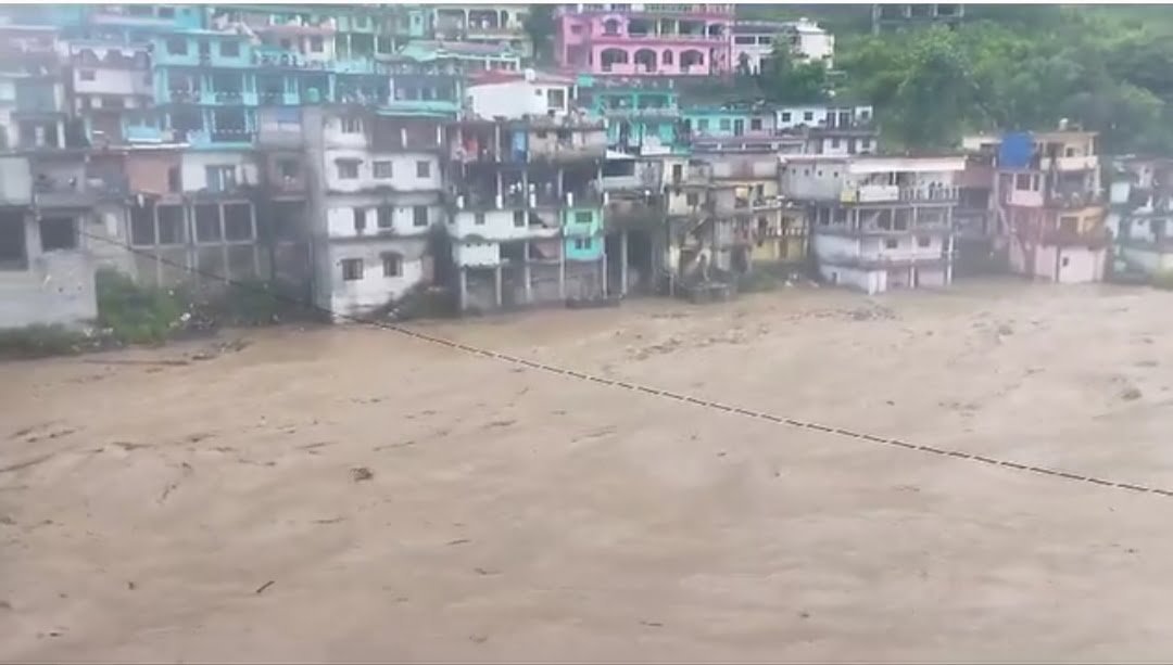 चमोली में आफत, उफान पर नदियां