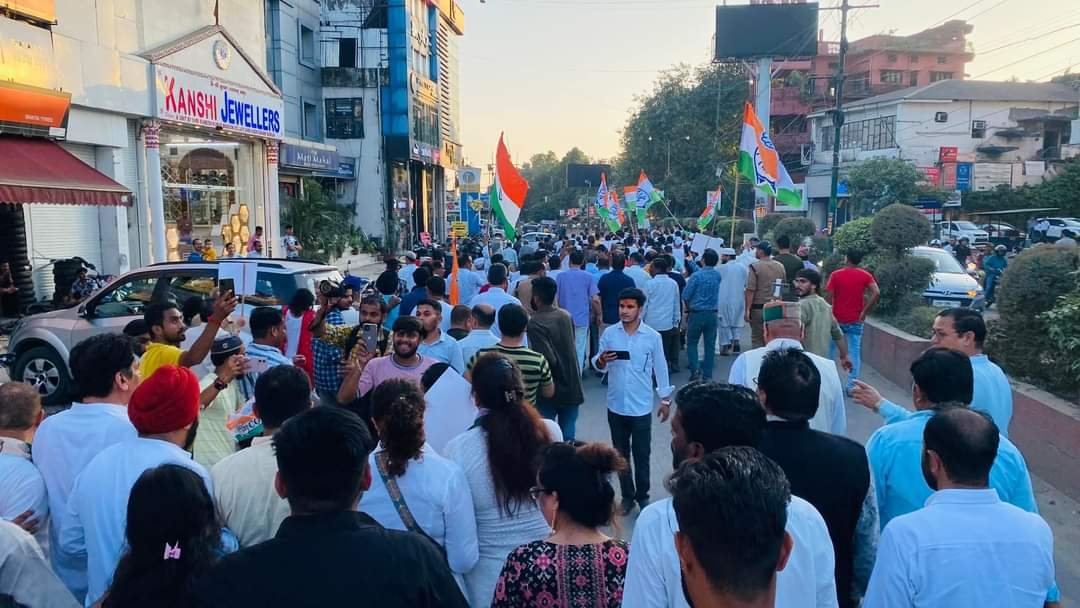 बागेश्वर में वोटों की गिनती कांटे की टक्कर