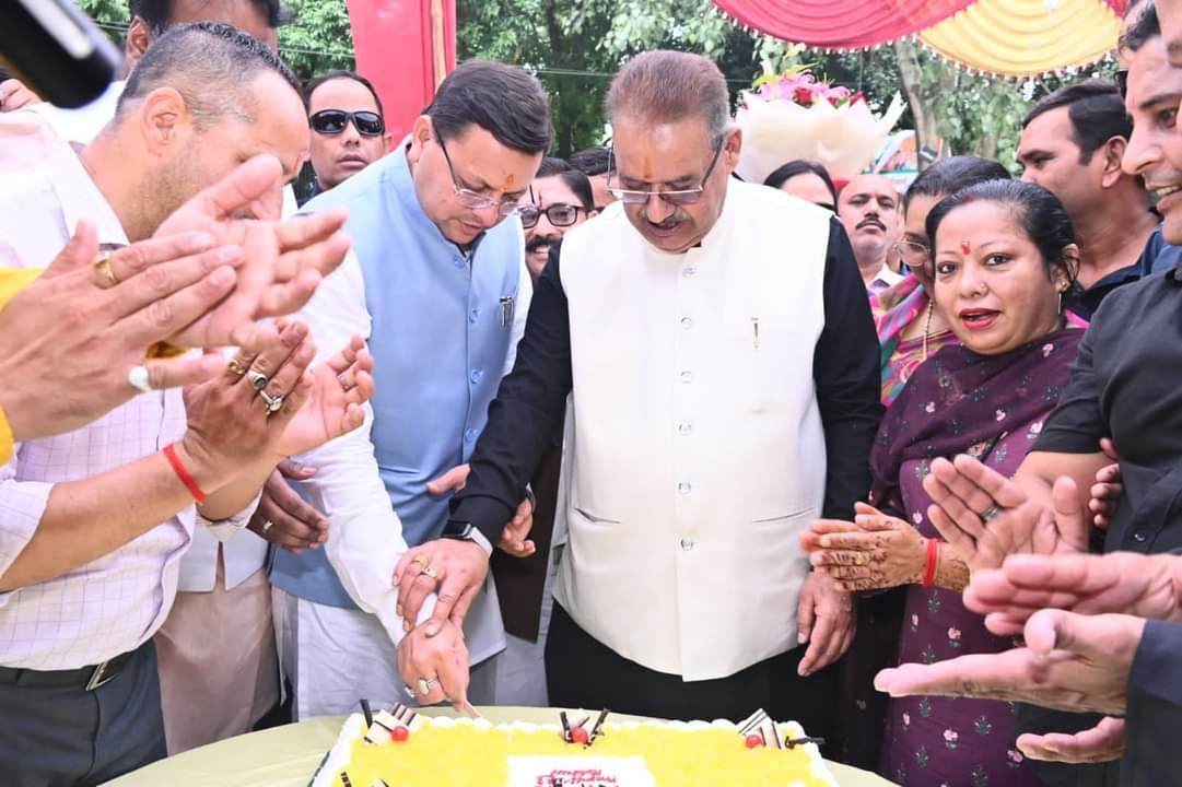 धामी का जन्मदिन धूमधाम से मनाया गया