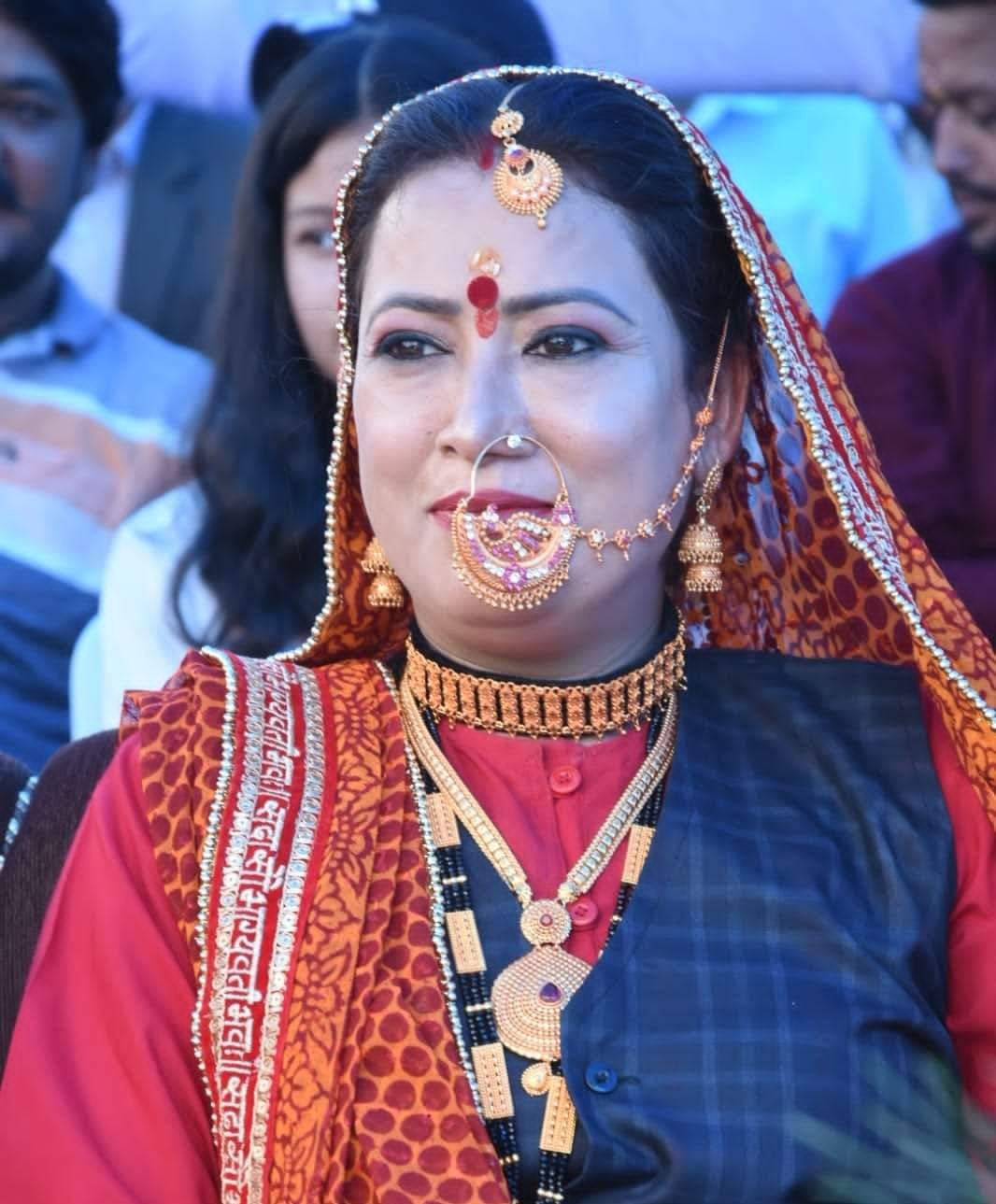 रेखा आर्य का पहाड़ प्रेम, पहाड़ी परिधान में फिर बनाई पहचान