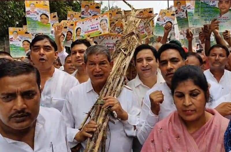 हरीश रावत का प्रदर्शन, नहीं आए करन, कांग्रेस में अनबन?