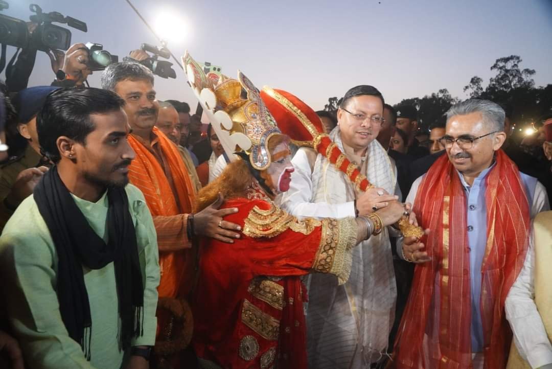 धूमधाम से मना विजय दशमी का पर्व, धामी ने दिया बड़ा संदेश