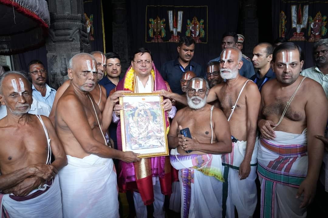 चेन्नई में रोड शो से पहले भगवान के दरबार में धामी