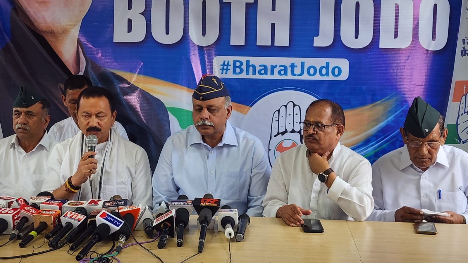 कर्नल (रि.) रोहित चौधरी का सरकार पर निशाना, उठाए सवाल