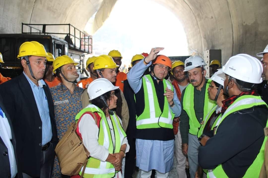 उत्तरकाशी सुरंग हादसा, धामी ने बताया कब निकाले जाएंगे मजदूर