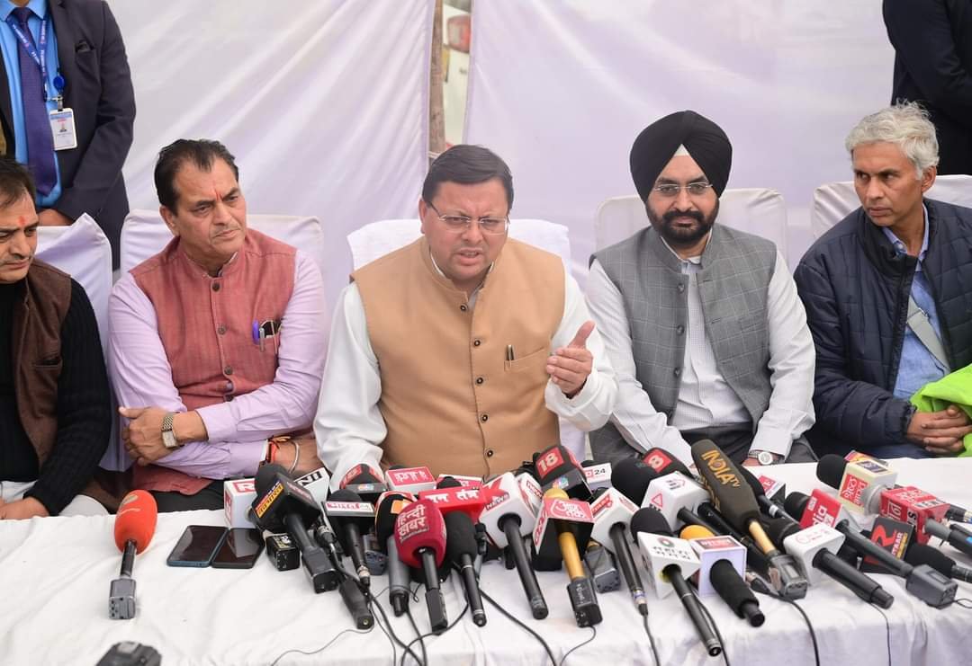 रेस्क्यू में देरी क्यों, धामी ने बताया