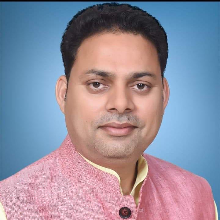 सरकार पर भुवन कापड़ी का सवाल