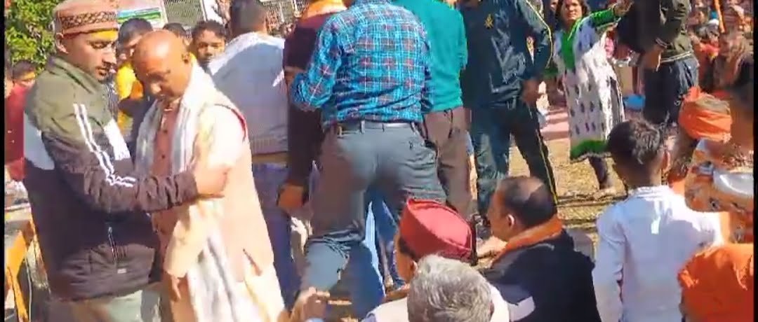 विधायक दिलीप रावत के सामने पिटाई, बीजेपी की अजब गजब सफाई