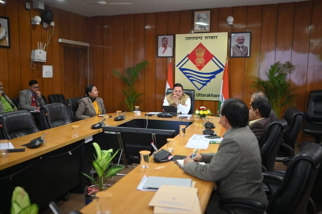 धामी ने की नियोजन विभाग की समीक्षा