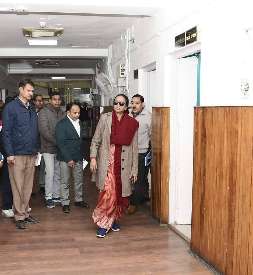 राधा रतूड़ी ने किया औचक निरीक्षण