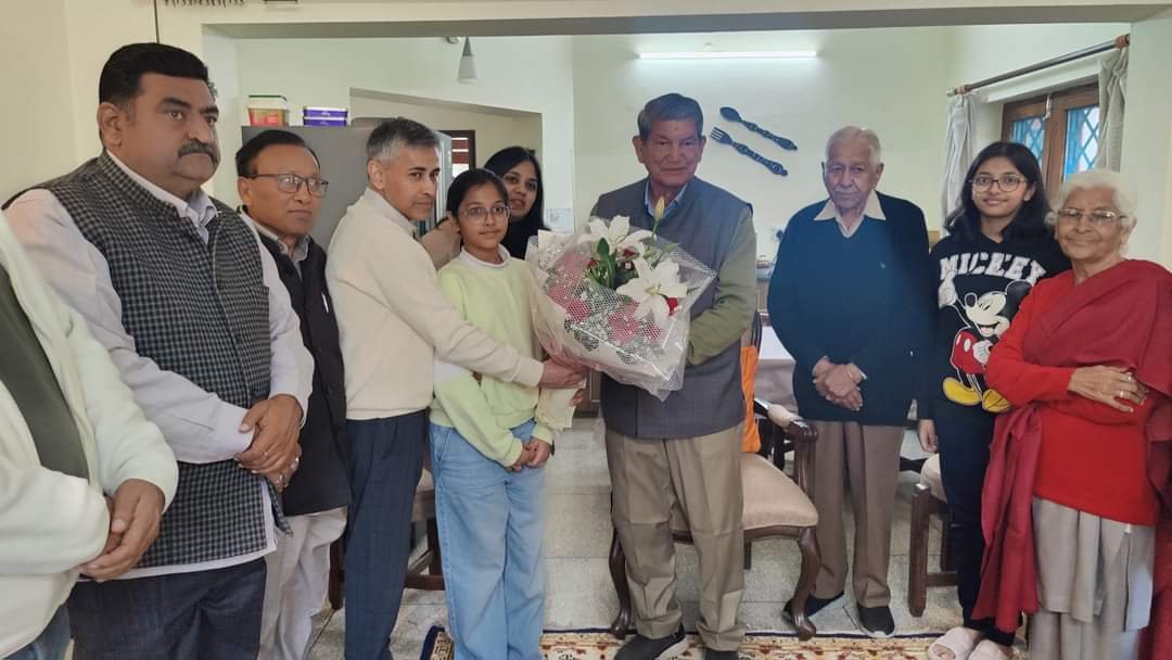 सौरभ वशिष्ठ से मिले हरीश रावत