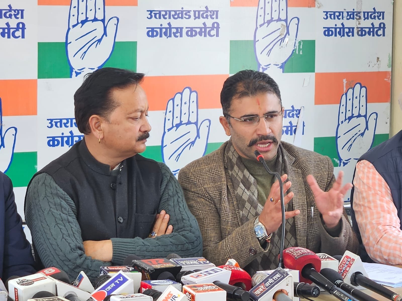 पीएम के आदेश नहीं मान रहा धामी का विभाग!