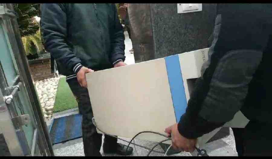 IFS पटनायक के घर कितने करोड़?