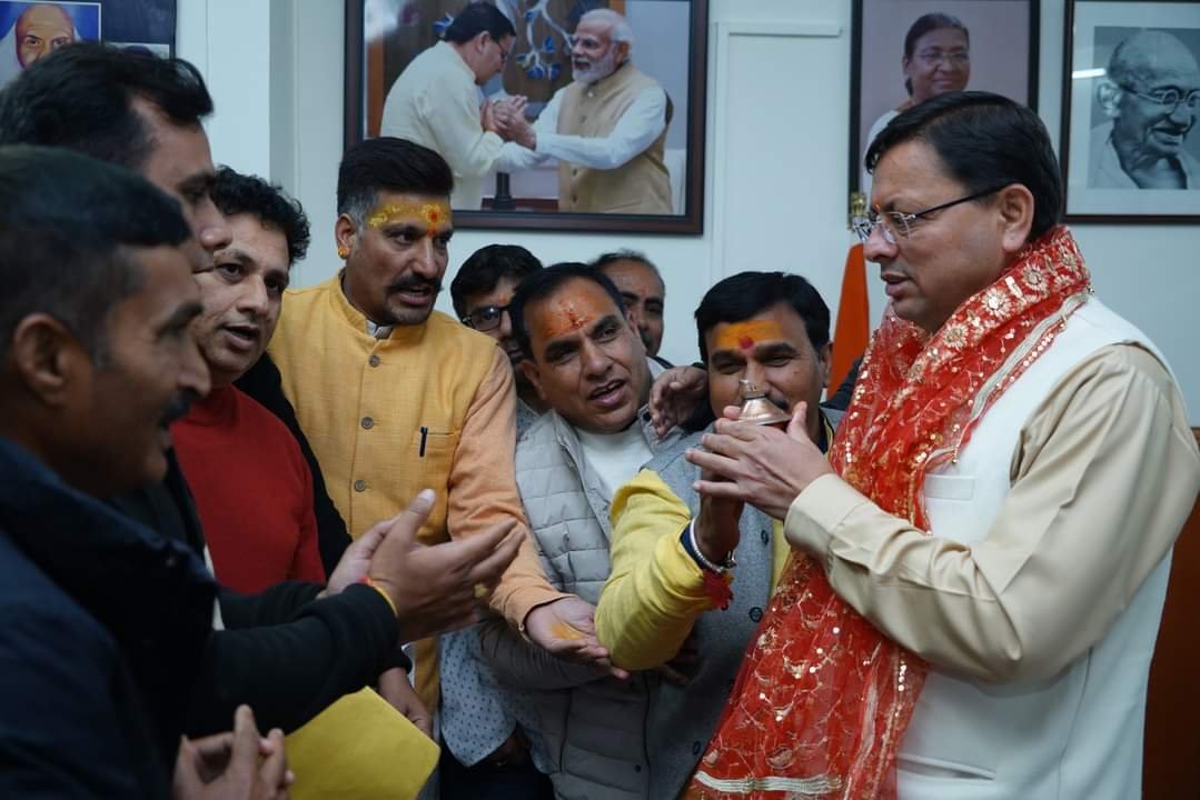 धामी से मिले चारधाम तीर्थ पुरोहित