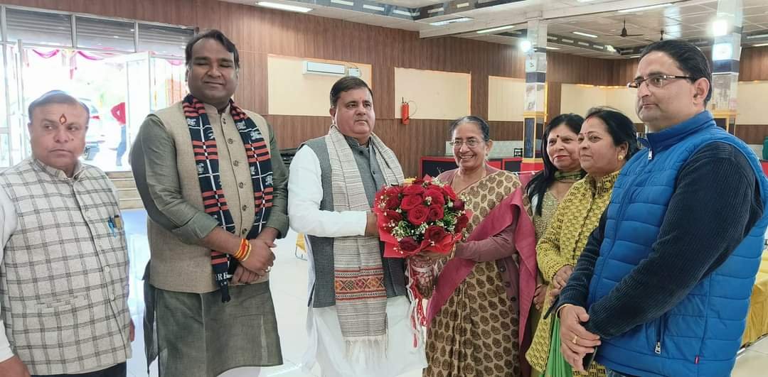 मोदी, धामी को भट्ट ने जमकर सराहा