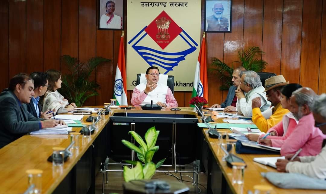 धामी ने की पलायन आयोग की बैठक