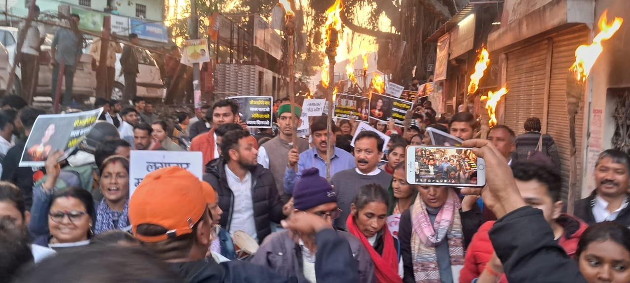 माहरा, गोदियाल का सरकार पर प्रहार