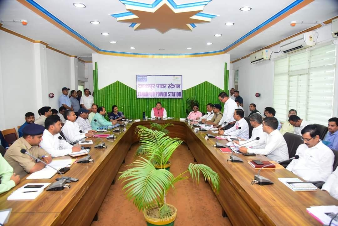 सीएम धामी ने की समीक्षा बैठक