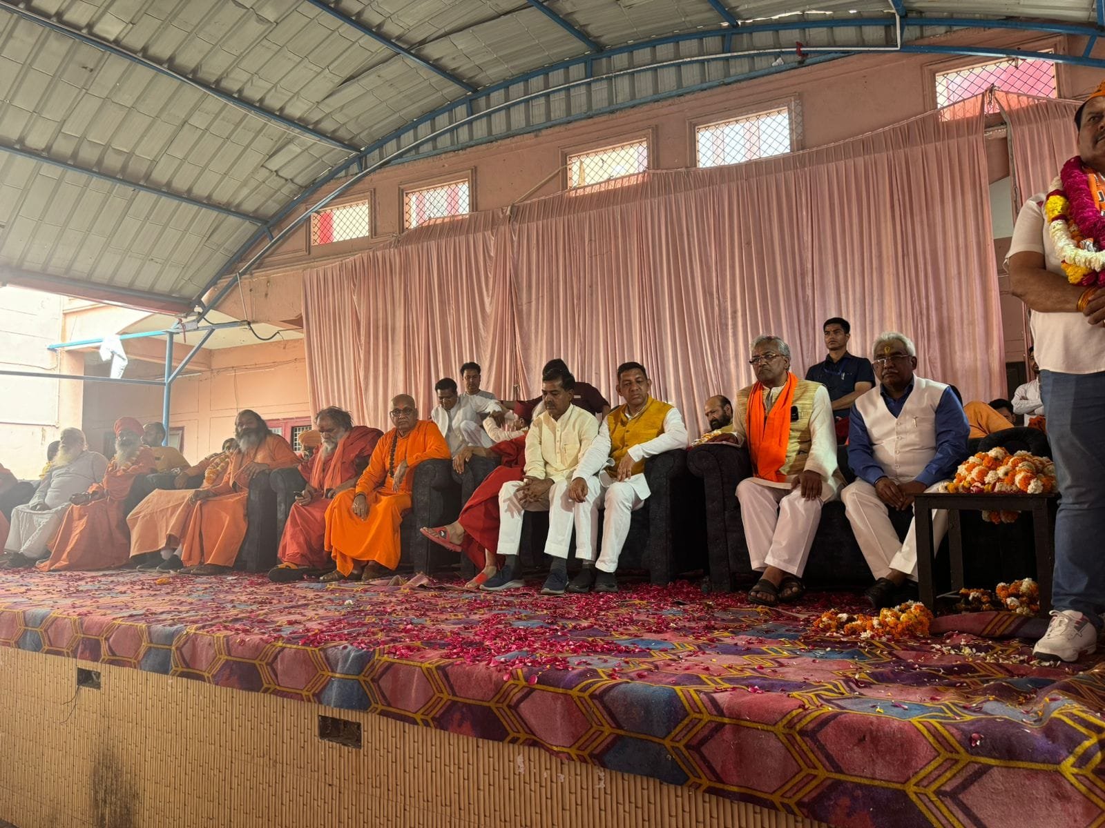 हरदा के करीबी बीजेपी में शामिल