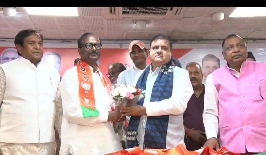 हरिद्वार में कांग्रेस को फिर झटका