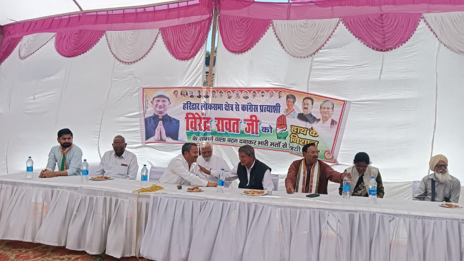 डोईवाला में हरदा का जनसंपर्क