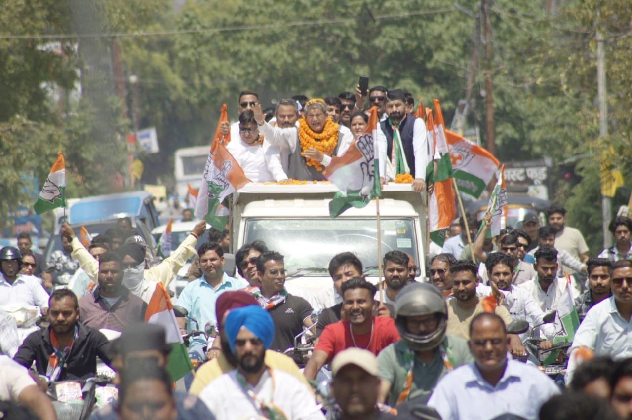 डोईवाला में हरीश रावत का रोड शो