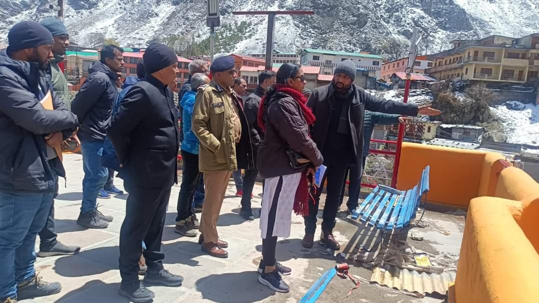 मुख्य सचिव ने लिया बदरीनाथ का जायजा