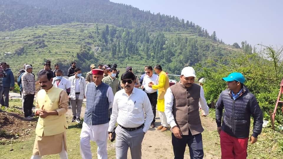 गंगोत्री, यमुनोत्री में यात्रा पर नज़र