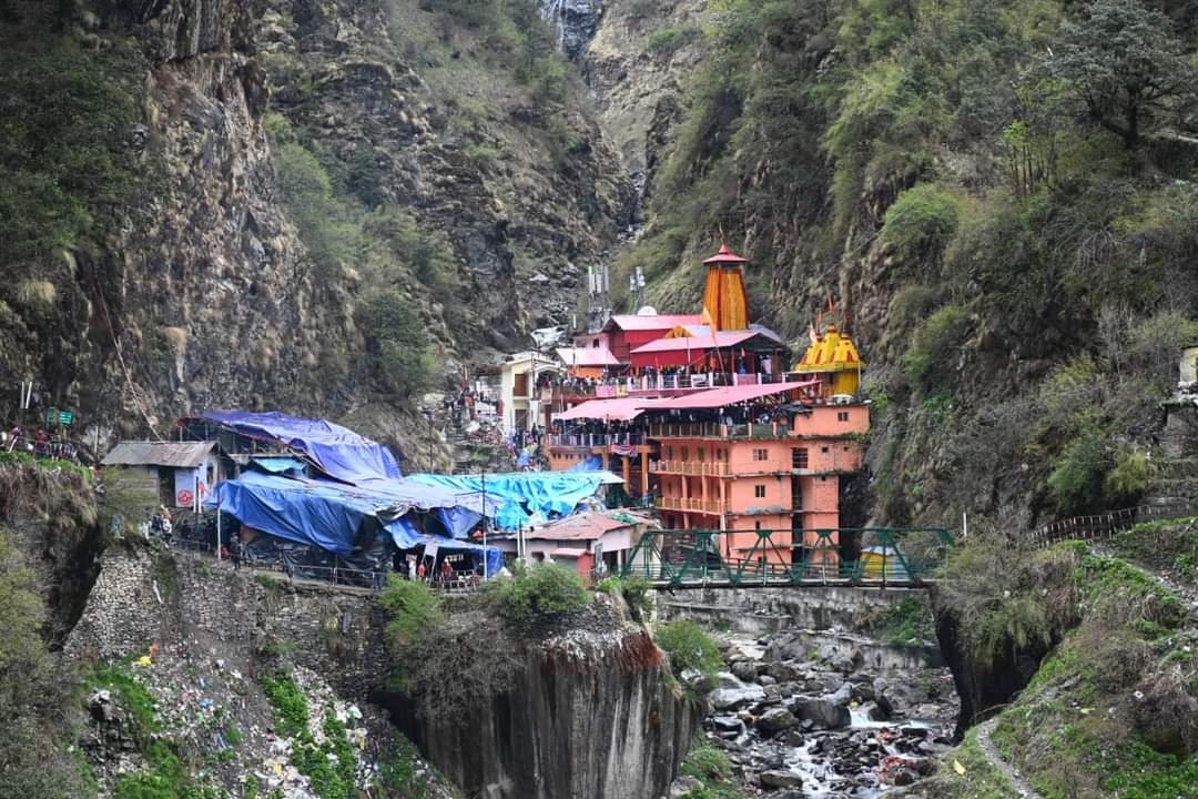 गंगोत्री, यमुनोत्री में उमड़े भक्त