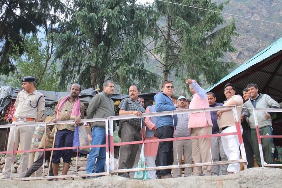 डीएम ने किया जानकी चट्टी का निरीक्षण