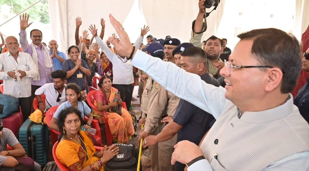 हरिद्वार में धामी ने किया निरीक्षण