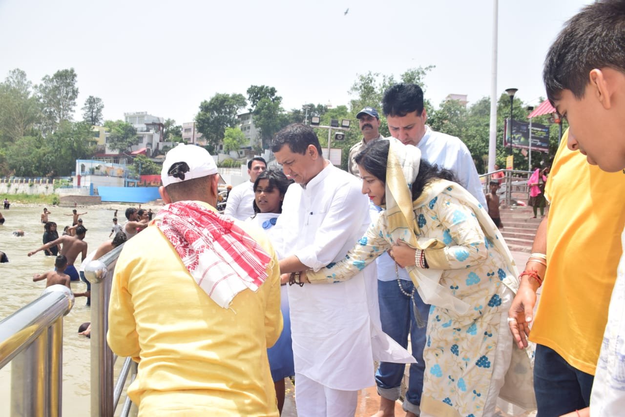 अनिल बलूनी ने की गंगा पूजा