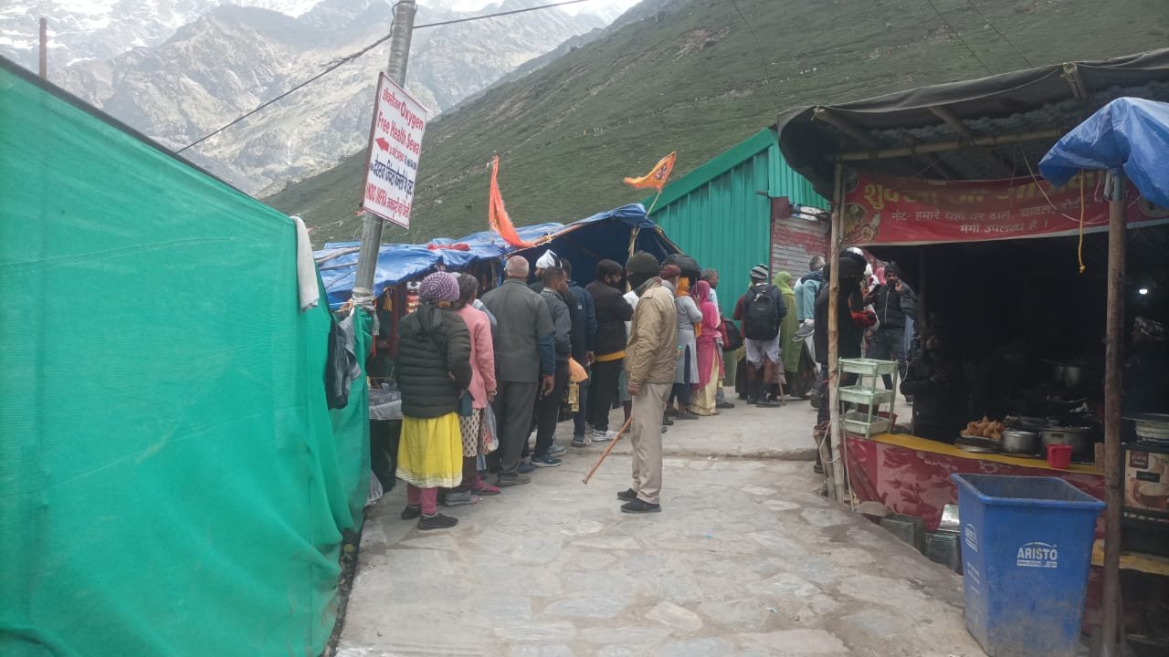 केदारनाथ में पुलिस का सराहनीय काम
