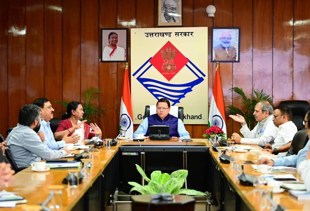 धामी ने की उद्योग विभाग की समीक्षा