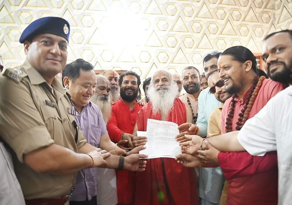 धामी का अभिनंदन करेगा संत समाज