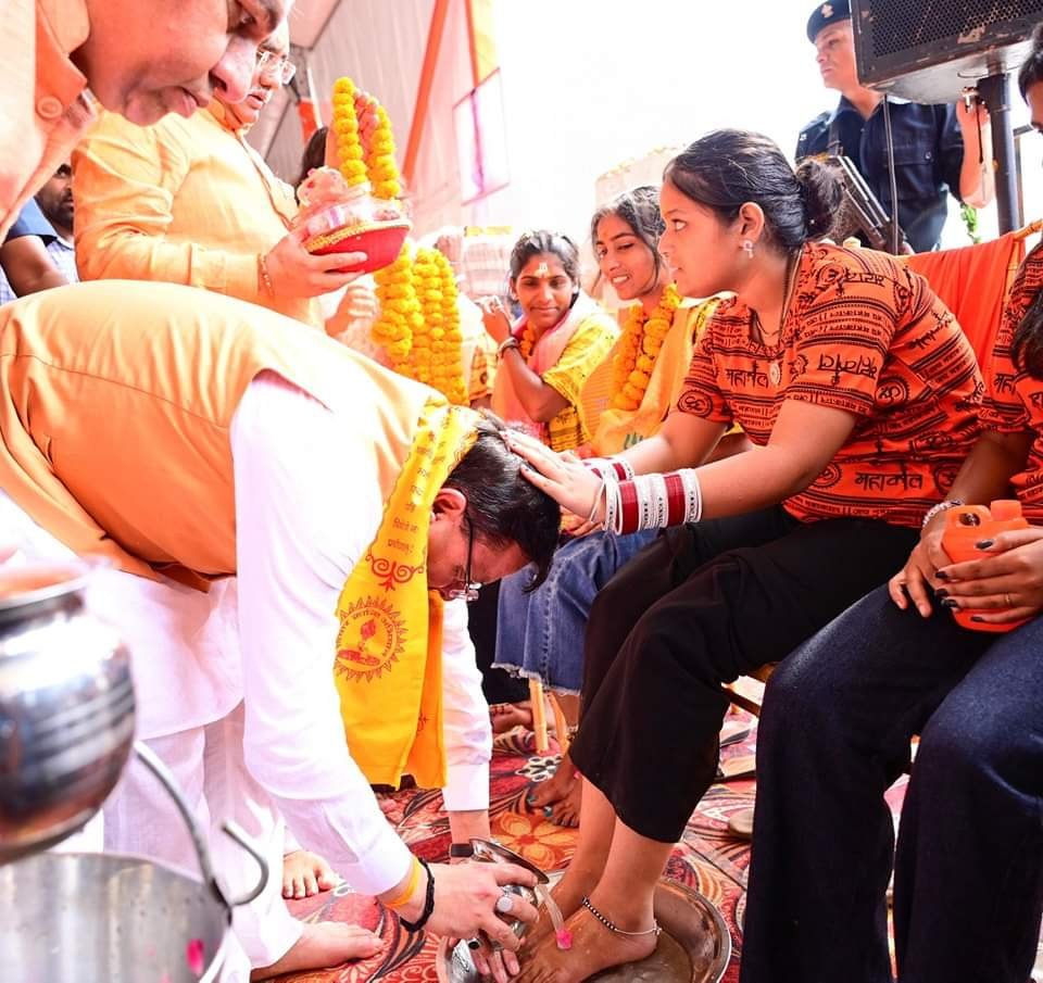 धामी ने किया शिवभक्तों का अभिनंदन