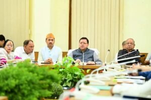 सीएम धामी ने की समीक्षा बैठक