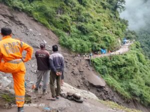केदारघाटी में रेस्क्यू और सर्च ऑपरेशन