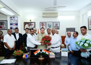 धामी से मिला बार एसोसिएशन संघ
