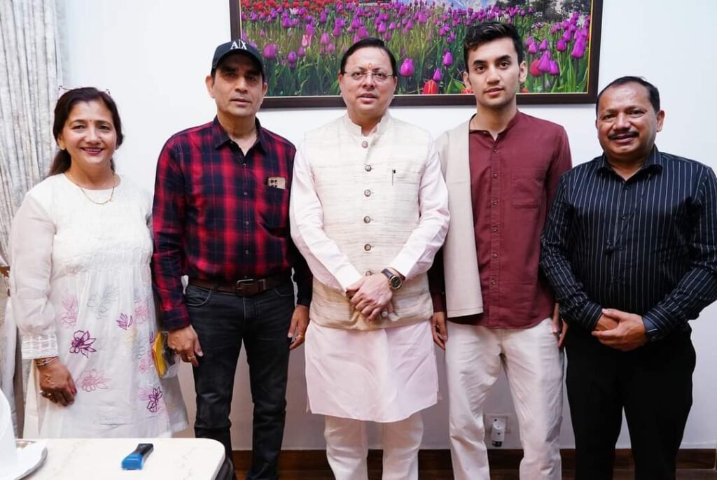 सीएम से मिले बैडमिंटन ओलंपियन लक्ष्य सेन