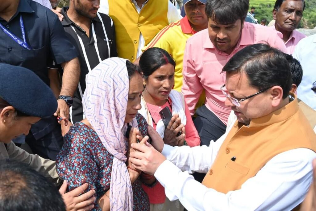 टिहरी के आपदा प्रभावित इलाकों में धामी