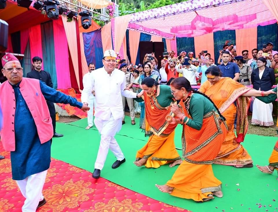 गंगोलीहाट में सीएम धामी की सौगात