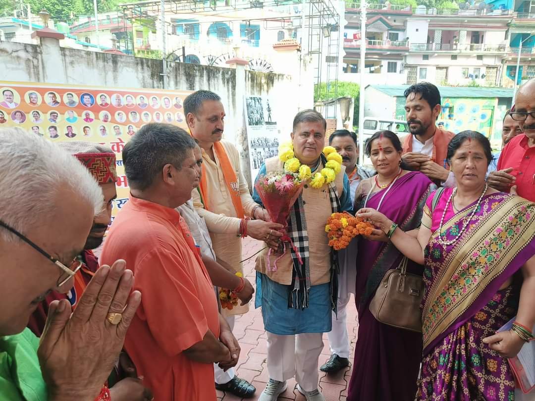महेंद्र भट्ट ने बोला कांग्रेस पर हमला